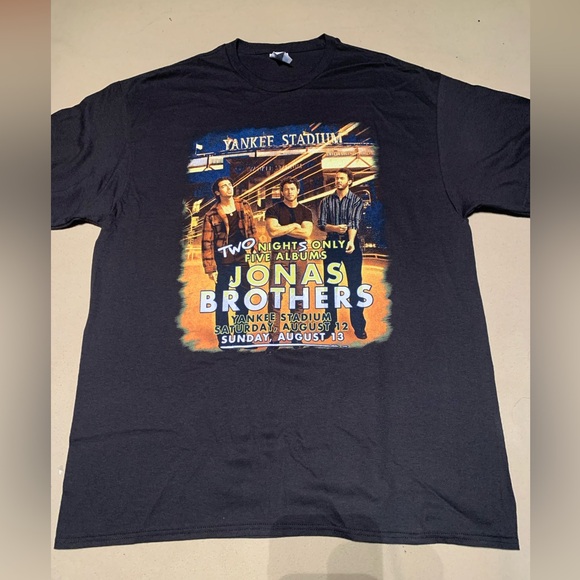 Jonas Brothers 2023 Tour T-Shirt - Picture 2 of 5